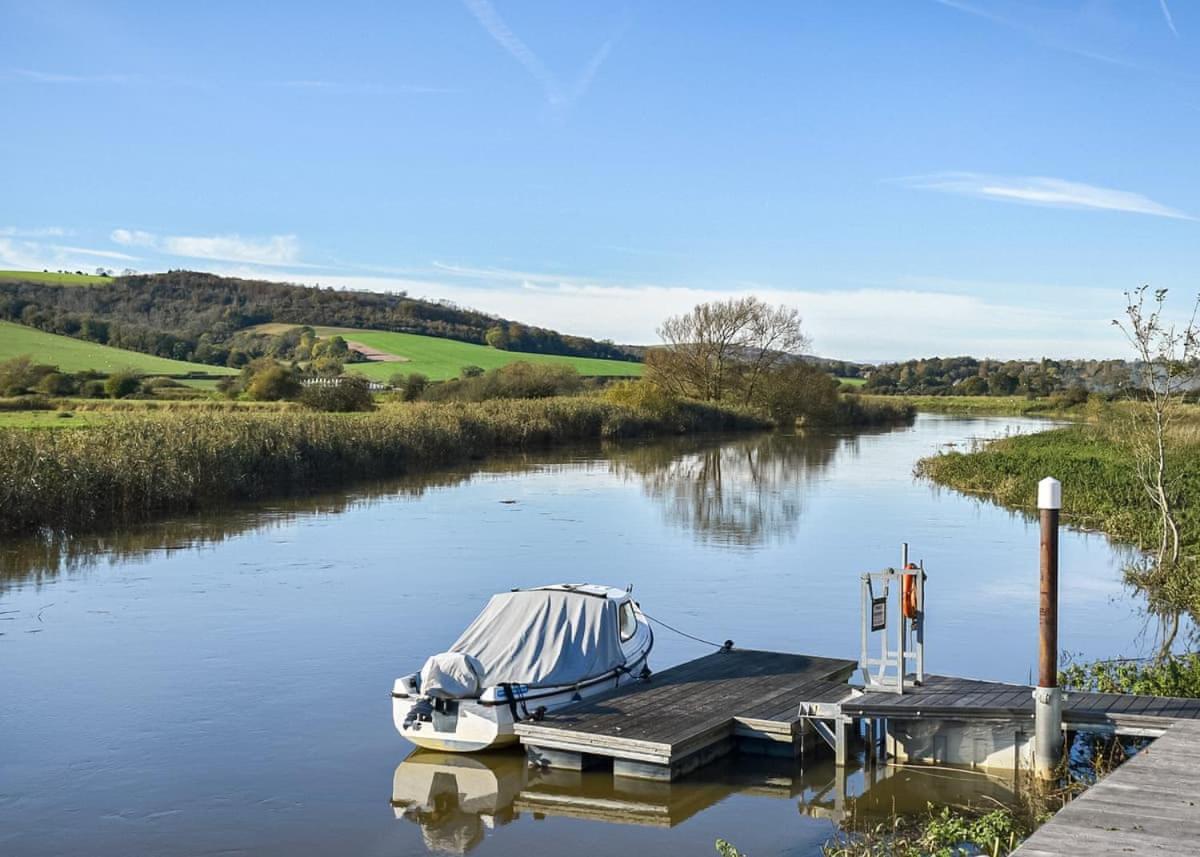 Riverside Holiday Park Amberley  Exterior photo